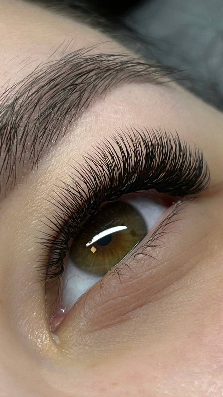 Stylizacja brwi - Mon Ami