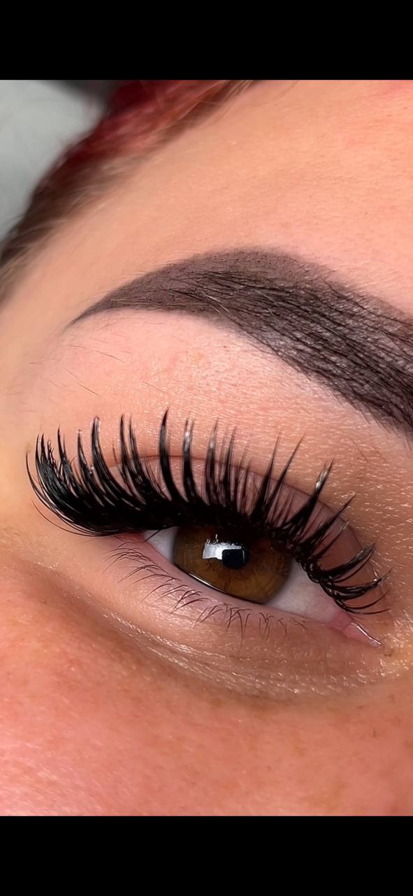 Przedłużanie rzęs - Mon Ami