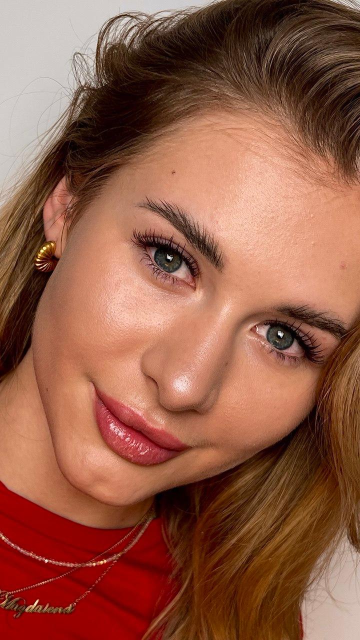 Regulacja brwi - Mon Ami