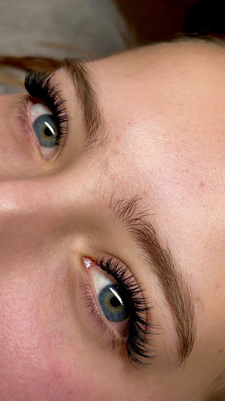 Stylizacja brwi - Mon Ami